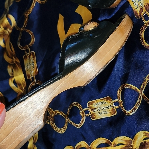 CHANEL SANDALS AUTHENTIC,AUTHENTIC GORGEOUS - Picture 5 of 9